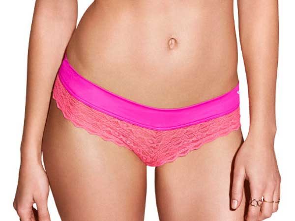 Chiloti dantela Victoria's Secret Geo Cheekster Pink - detaliu fata